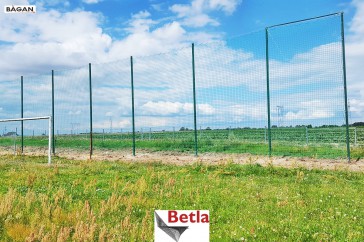 Siatki Szprotawa - Siatka ochronna zabezpieczająca na ogrodzenie boiska szkolnego dla terenów Szprotawy